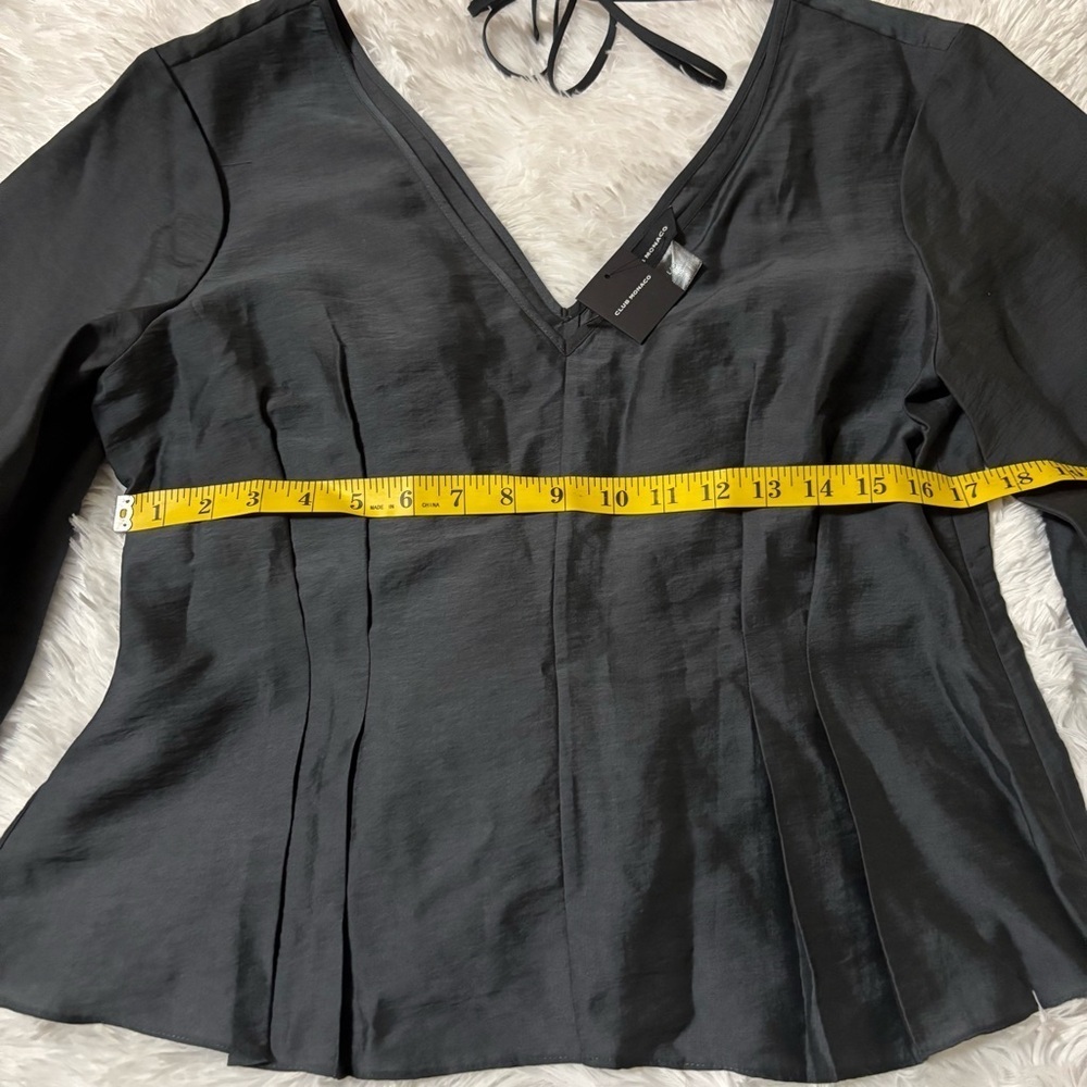 Club Monaco Charcoal Blouse with Puff Sleeves - Picture 6 of 9